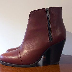 Made in Italy brown leather ankle booties boots size 8.5.